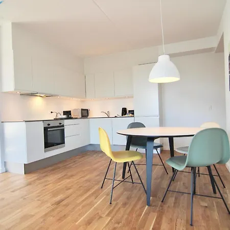 Stunning 2-bed Wbalconies And Great Views Apartment *